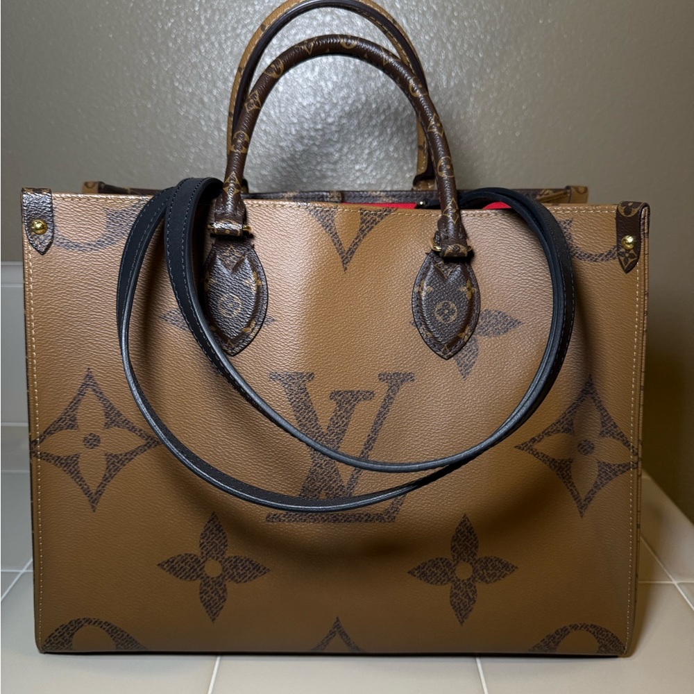 Like New Louis Vuitton On The Go MM